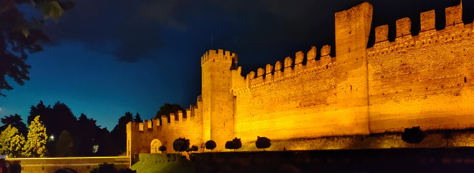 castello notturno