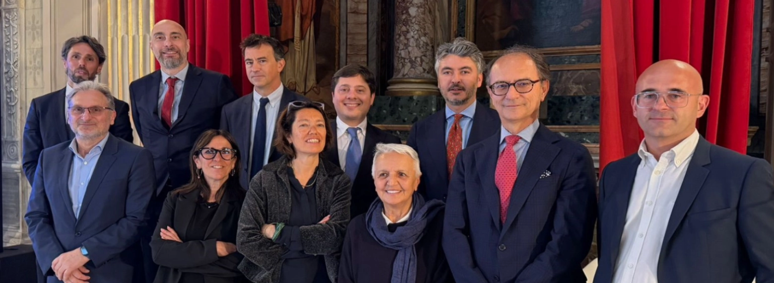 foto gruppo relatori conferenza