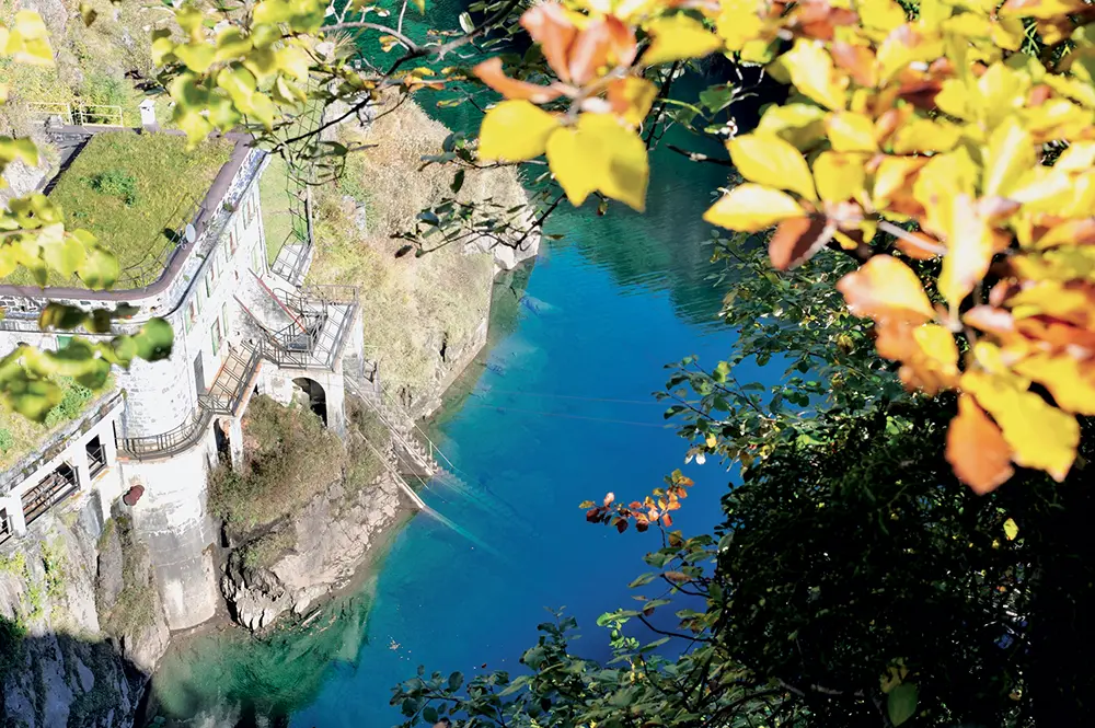 view building lake valchiavenna