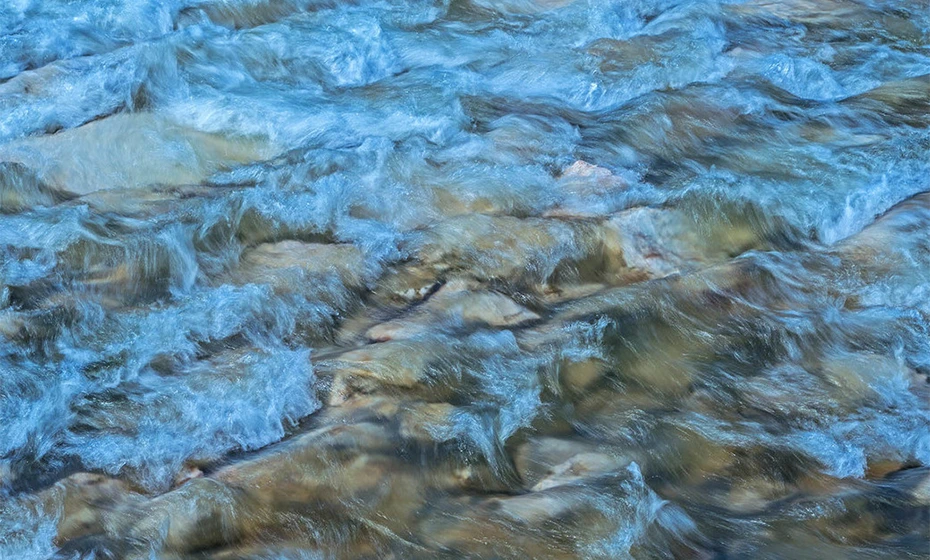 acqua corrente rocce