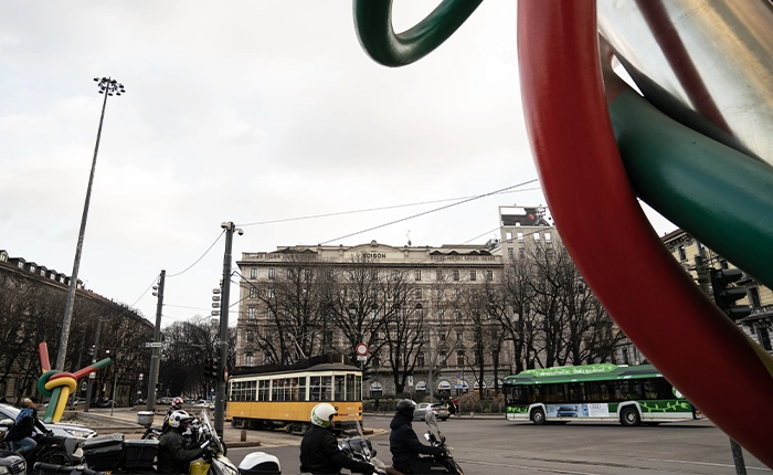 veduta piazzale Cadorna palazzo Edison Milano