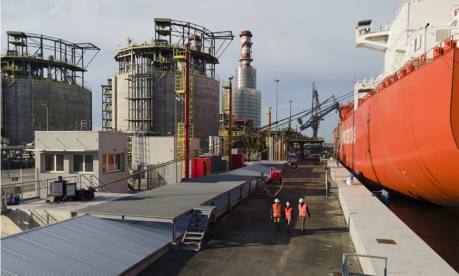 addetti deposito gas nave gnl ravenna