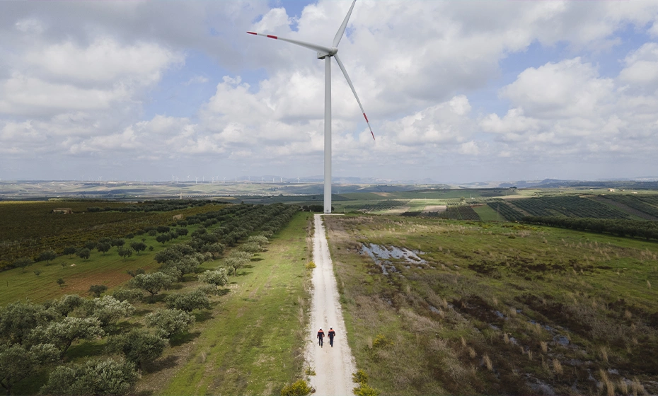 wind turbine road workers mazara del vallo