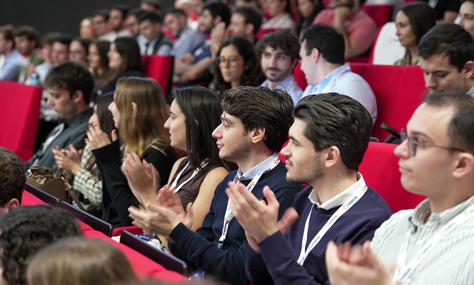 pubblico ragazzi applausi evento edison