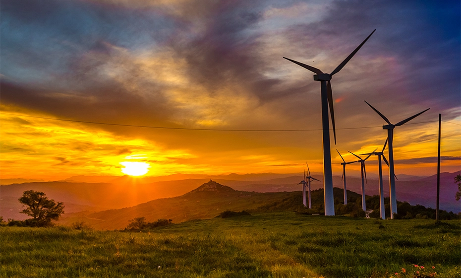 veduta pale eoliche tramonto Delsannio