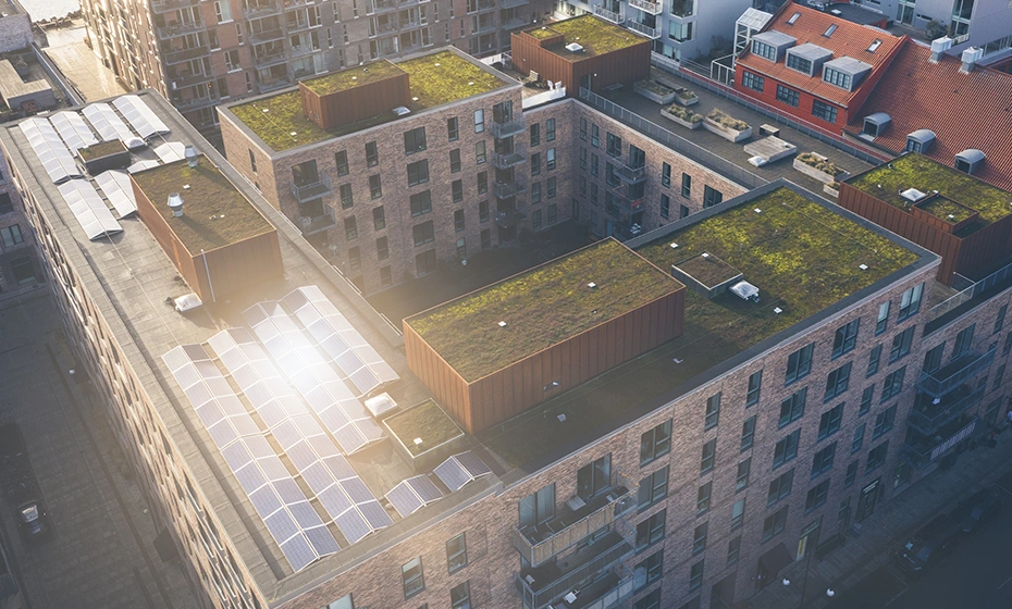 veduta tetti palazzi fotovoltaico