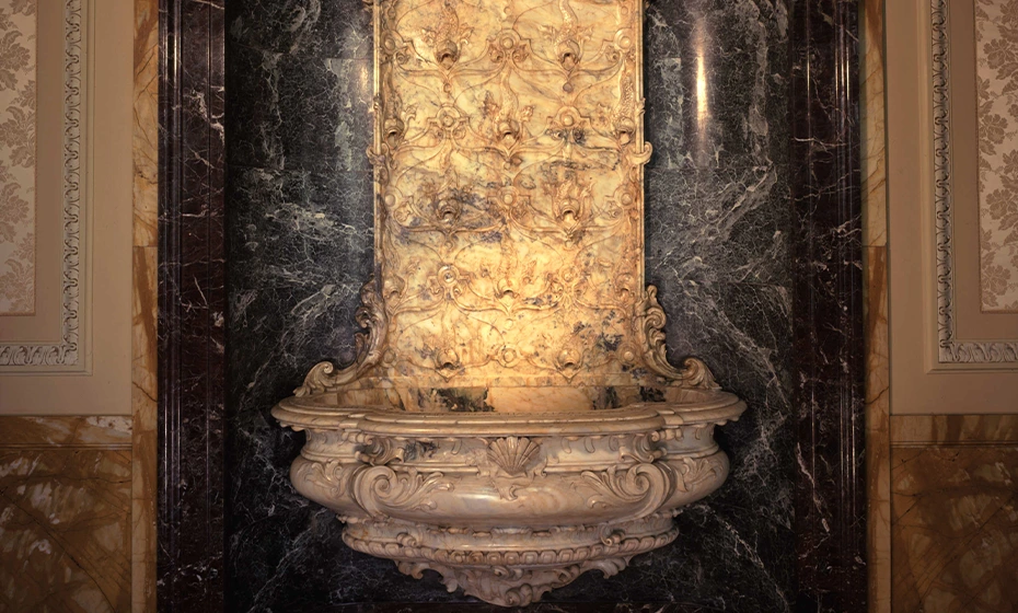 fontana marmo sala palazzo Edison Milano