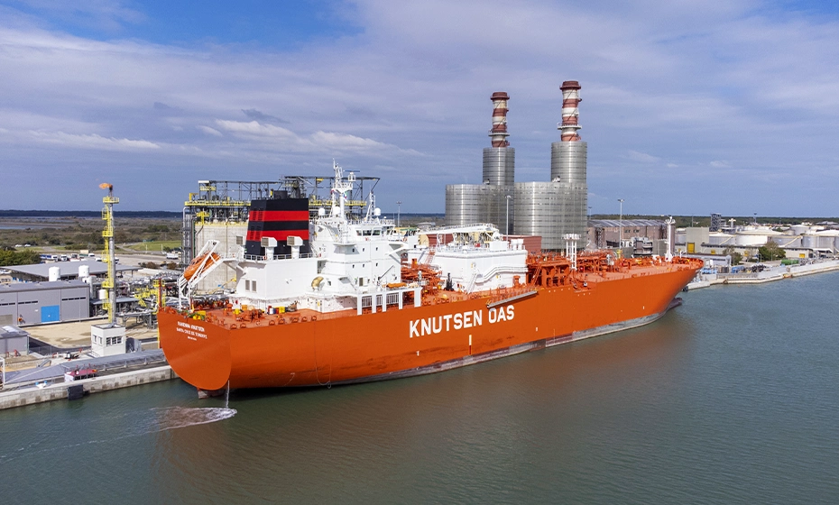 LNG transport ship central Ravenna