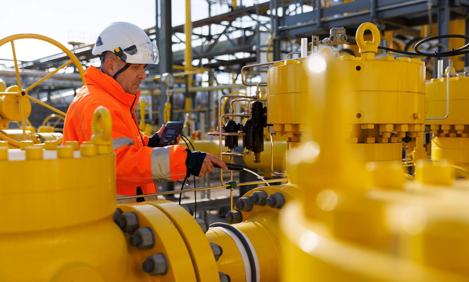 addetto lavoro macchinari centrale termoelettrica Marghera
