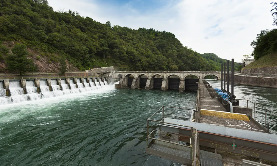hydroelectric plant