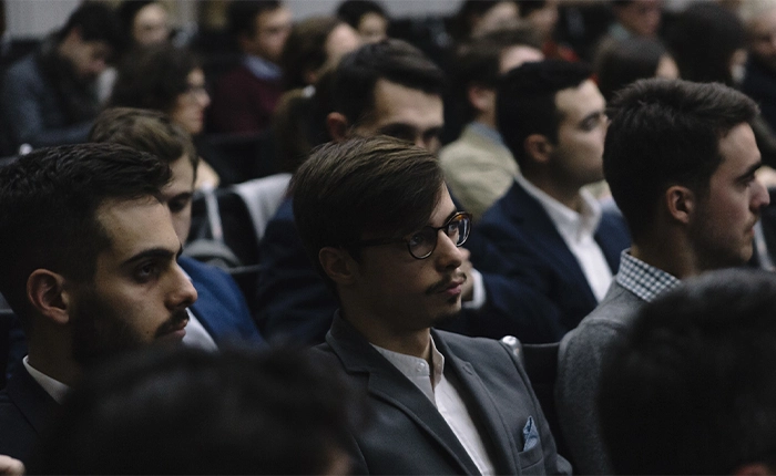 assemblea pubblico ascolta seminario