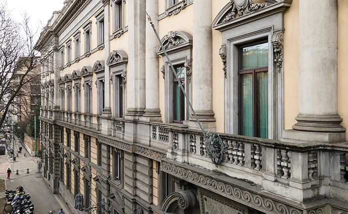 veduta facciata palazzo Edison Milano