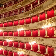 teatro-alla-scala-illuminated-boxes
