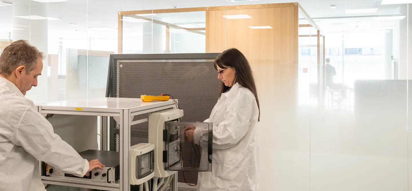 operatori laboratorio officine Edison