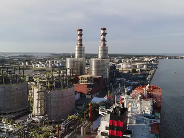 veduta deposito gnl ravenna